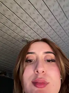 Sam Thompsoon  online show from February 19, 2025, 10:31 pm