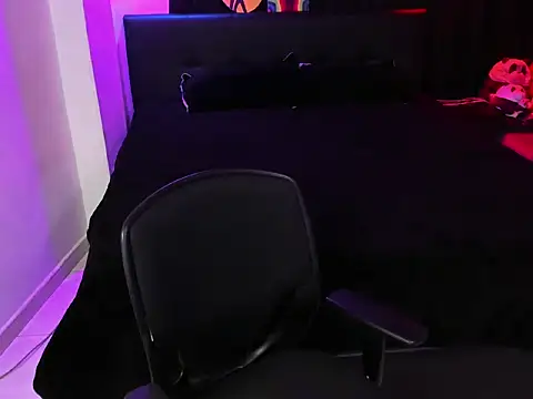 lia minami online show from April 10, 2026, 3:23 am