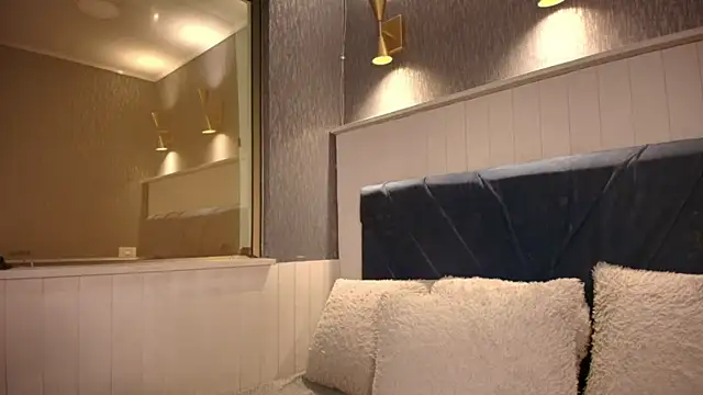 EmilyQueen3x online show from March 2, 2026, 2:13 pm