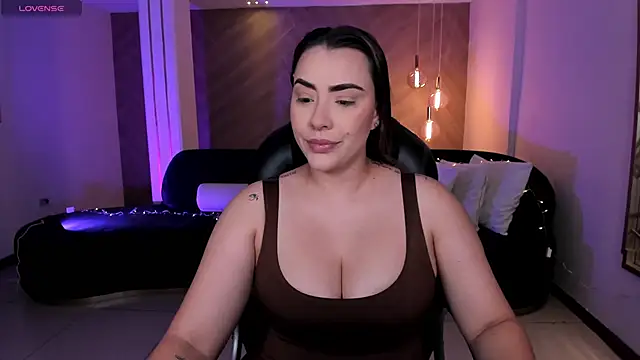 Snapshot of MartinnaBonnet chatting on December 16, 2024, 10:40 am MartinnaBonnet online show from December 16, 2024, 10:40 am