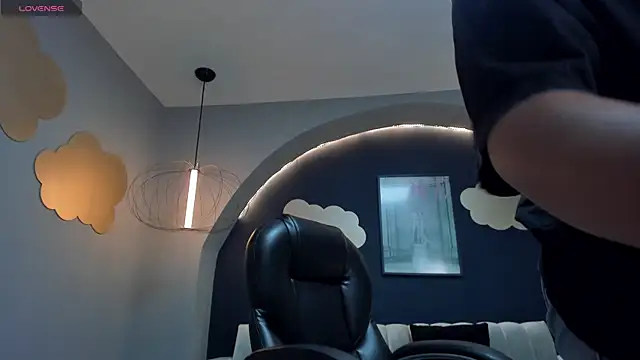 Snapshot of MartinnaBonnet chatting on February 3, 2025, 10:25 am MartinnaBonnet online show from February 3, 2025, 10:25 am