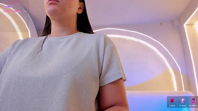 Snapshot of MartinnaBonnet chatting on November 19, 2025, 10:26 am MartinnaBonnet online show from November 19, 2025, 10:26 am