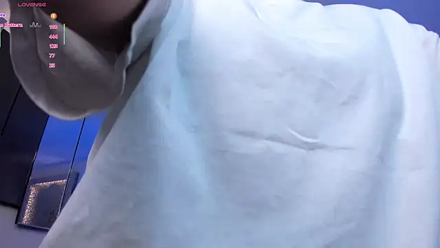 Snapshot of MartinnaBonnet chatting on November 27, 2025, 10:17 am MartinnaBonnet online show from November 27, 2025, 10:17 am