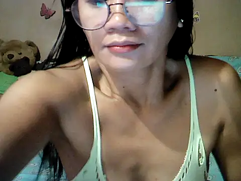 Mia Rein online show from May 2, 2026, 2:05 am