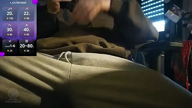 Purple Flamingo online show from November 25, 2025, 3:01 pm