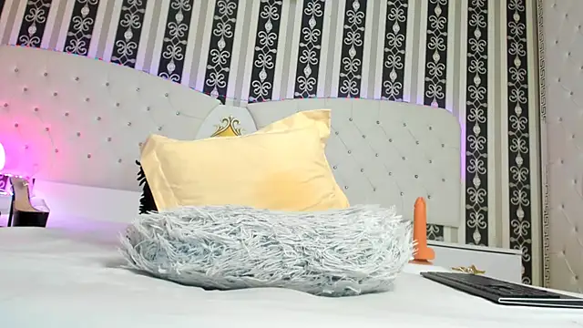 Aidasina online show from March 6, 2025, 11:20 pm