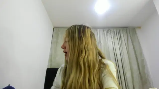 horny  molly  online show from February 18, 2026, 2:40 am