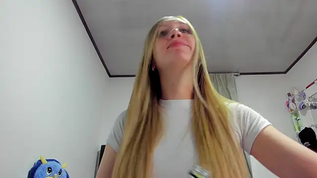 horny  molly  online show from May 6, 2026, 4:52 am