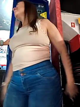 Nanybaker95 online show from November 20, 2025, 4:12 am