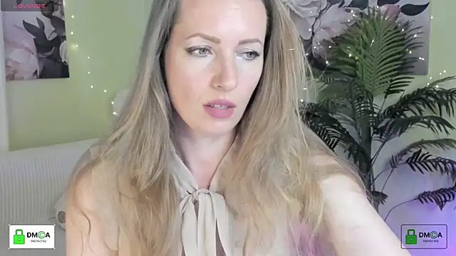 Queenymel online show from June 7, 2026, 4:55 pm