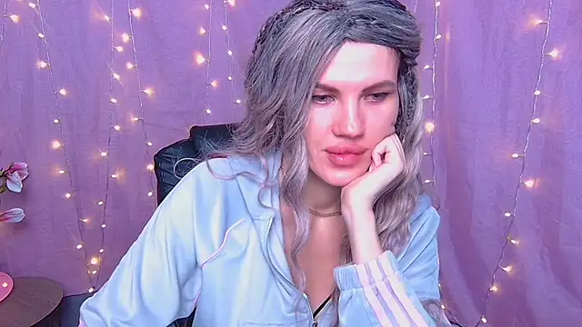 Snapshot of MilaLoona chatting on March 27, 2026, 1:00 pm MilaLoona online show from March 27, 2026, 1:00 pm