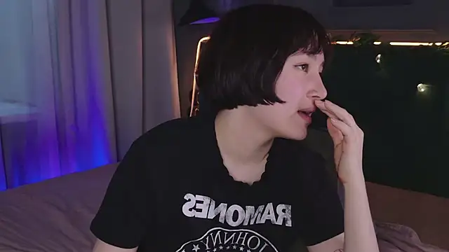 Snapshot of So_audrey chatting on January 2, 2025, 12:03 pm So audrey online show from January 2, 2025, 12:03 pm