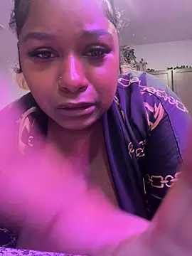 BigFineSelena online show from October 7, 2025, 12:08 am