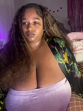 BigFineSelena online show from May 31, 2026, 9:27 am