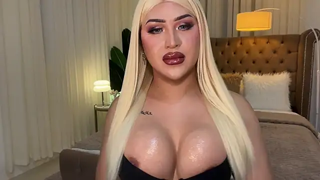 Snapshot of Your_Majesty_Tyra chatting on February 27, 2025, 9:32 am Your Majesty Tyra online show from February 27, 2025, 9:32 am