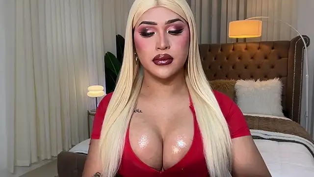 Snapshot of Your_Majesty_Tyra chatting on March 6, 2025, 3:13 am Your Majesty Tyra online show from March 6, 2025, 3:13 am