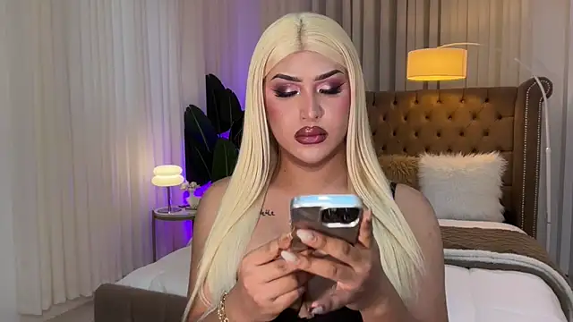 Snapshot of Your_Majesty_Tyra chatting on March 7, 2025, 7:52 am Your Majesty Tyra online show from March 7, 2025, 7:52 am