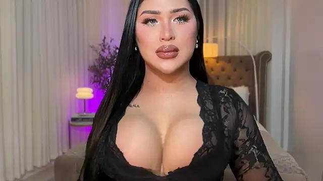 Snapshot of Your_Majesty_Tyra chatting on September 24, 2025, 6:06 am Your Majesty Tyra online show from September 24, 2025, 6:06 am