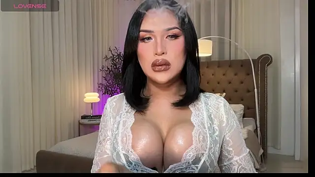 Snapshot of Your_Majesty_Tyra chatting on February 20, 2026, 5:37 am Your Majesty Tyra online show from February 20, 2026, 5:37 am