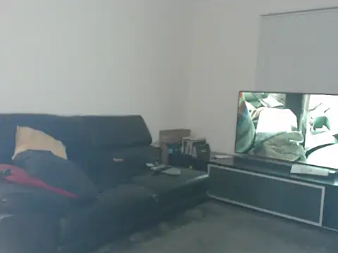 Snapshot of shhhoot73 chatting on September 19, 2025, 5:35 pm shhhoot73 online show from September 19, 2025, 5:35 pm