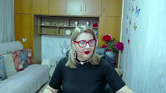 Snapshot of LucilleFenlys chatting on November 2, 2025, 7:27 pm LucilleFenlys online show from November 2, 2025, 7:27 pm