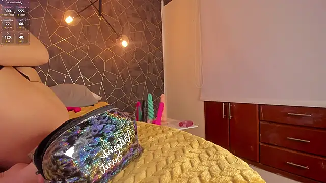 dayra angels online show from October 27, 2025, 8:02 pm