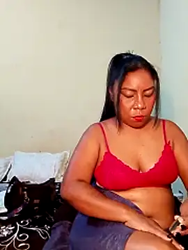 Snapshot of rosmery-navarro chatting on February 8, 2026, 6:06 am rosmery-navarro online show from February 8, 2026, 6:06 am