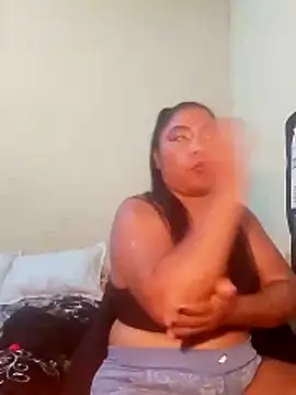 Snapshot of rosmery-navarro chatting on February 13, 2026, 5:03 am rosmery-navarro online show from February 13, 2026, 5:03 am