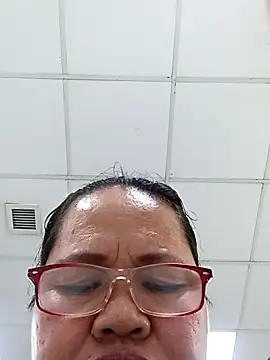 Chubbysweetmom online show from November 1, 2025, 1:18 am