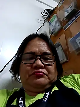 Chubbysweetmom online show from April 18, 2026, 2:37 am