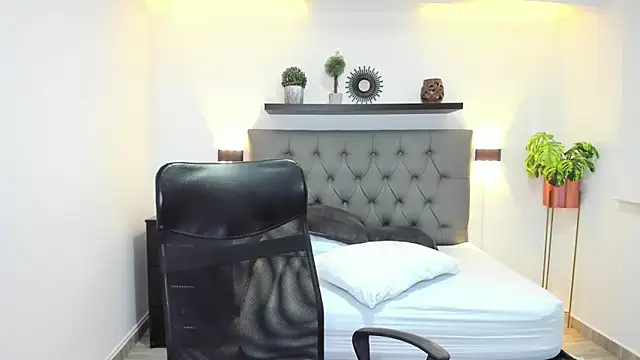 Snapshot of isabella_florez chatting on January 15, 2025, 6:08 pm isabella florez online show from January 15, 2025, 6:08 pm