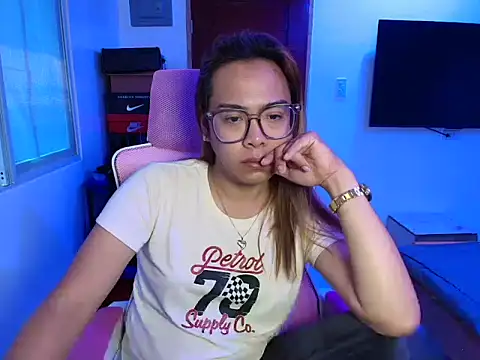 Snapshot of Your_PrettyGirlxxx chatting on February 20, 2026, 1:24 am Your PrettyGirlxxx online show from February 20, 2026, 1:24 am