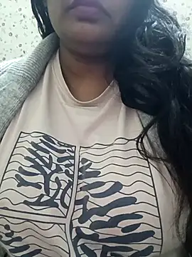 rekhabb123 online show from January 13, 2026, 11:04 am