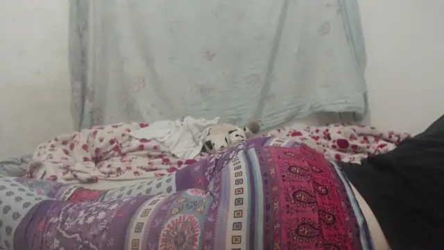 Kittywhiteass online show from March 19, 2025, 8:23 am