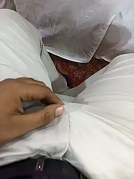 Snapshot of witchhunter1 chatting on October 27, 2025, 2:43 pm witchhunter1 online show from October 27, 2025, 2:43 pm