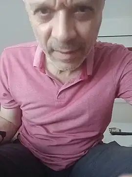 Snapshot of Almadaxxx chatting on July 17, 2026, 11:31 pm Almadaxxx online show from July 17, 2026, 11:31 pm