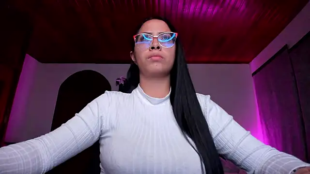 Snapshot of yesie_hot chatting on December 6, 2024, 2:35 am yesie hot online show from December 6, 2024, 2:35 am