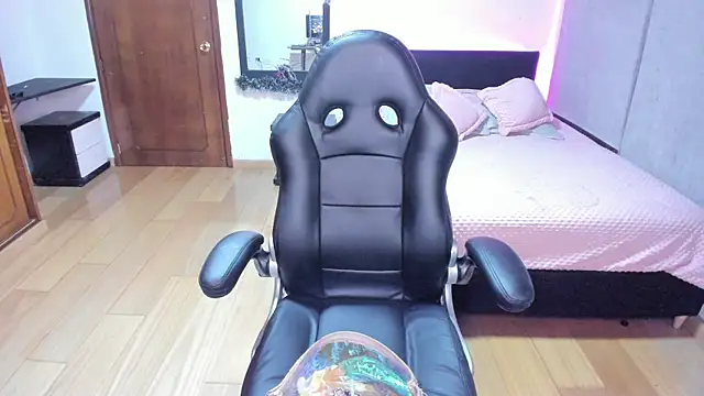 Snapshot of yesie_hot chatting on January 10, 2025, 2:25 am yesie hot online show from January 10, 2025, 2:25 am