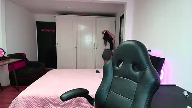 Snapshot of yesie_hot chatting on September 30, 2025, 1:21 am yesie hot online show from September 30, 2025, 1:21 am