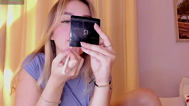 Assh lee  online show from December 22, 2025, 12:57 pm