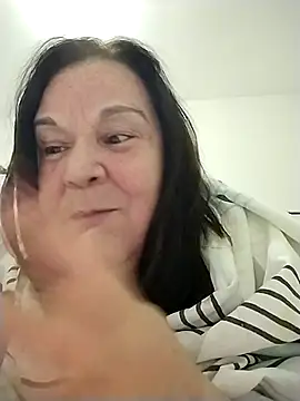Snapshot of Yaya_Mineira chatting on September 24, 2025, 9:18 pm Yaya Mineira online show from September 24, 2025, 9:18 pm