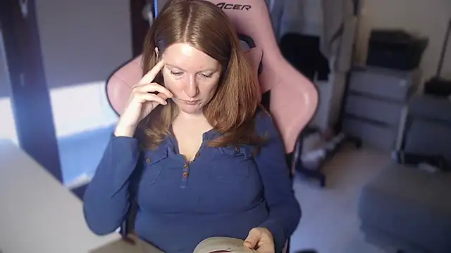 Snapshot of Exotic-Desire chatting on November 4, 2025, 8:24 am Exotic-Desire online show from November 4, 2025, 8:24 am