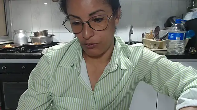 kateleyagrey online show from December 18, 2025, 7:20 pm