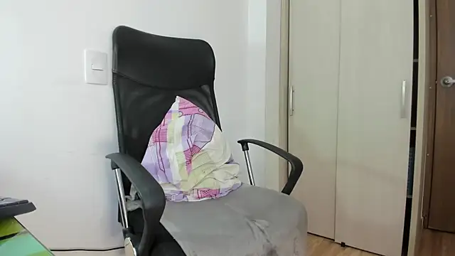 Snapshot of curly__blue chatting on March 19, 2026, 11:58 am curly blue online show from March 19, 2026, 11:58 am