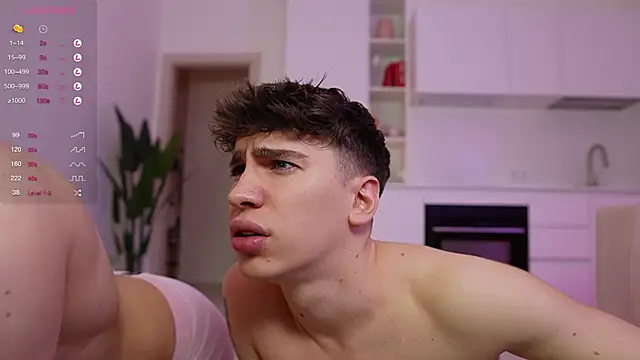 Snapshot of Evan__White_ chatting on February 13, 2025, 6:38 pm Evan  White  online show from February 13, 2025, 6:38 pm