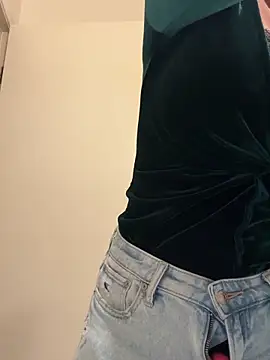 ClumsyLink online show from November 8, 2025, 10:08 pm