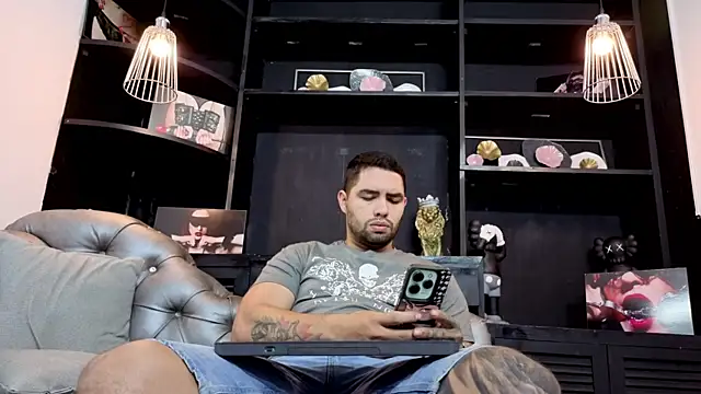 matteosantos online show from October 31, 2025, 11:11 am