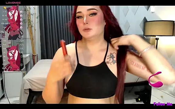 Snapshot of DivaMooree chatting on February 16, 2025, 1:47 am DivaMooree online show from February 16, 2025, 1:47 am