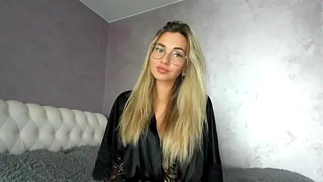 Snapshot of _DarkRose_ chatting on September 28, 2025, 10:09 am DarkRose online show from September 28, 2025, 10:09 am