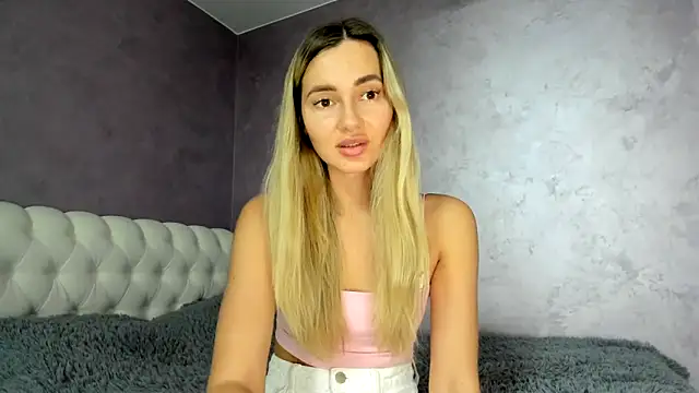 Snapshot of _DarkRose_ chatting on November 6, 2025, 12:17 pm DarkRose online show from November 6, 2025, 12:17 pm